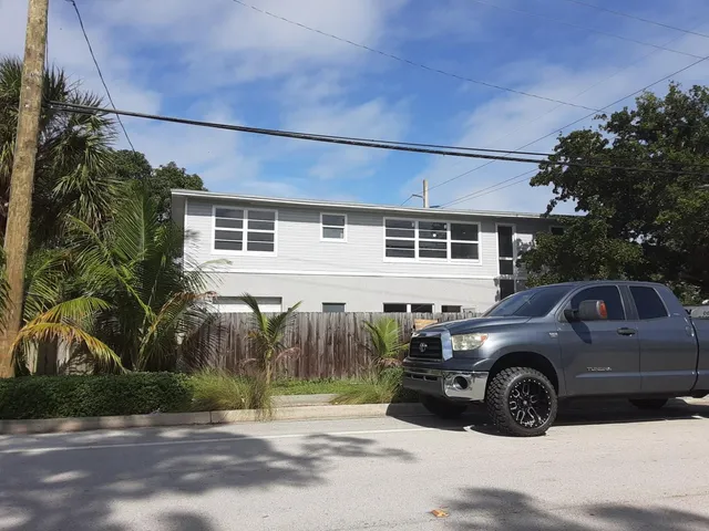 9-bedroom home at 799 NE 34th Court, Oakland Park