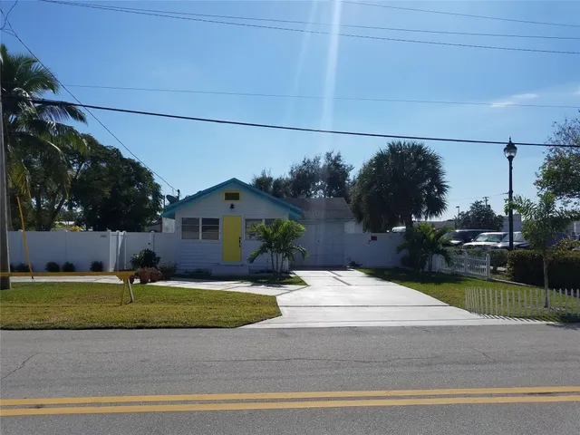 2-bedroom home at 1240 NE 34th Court, Oakland Park