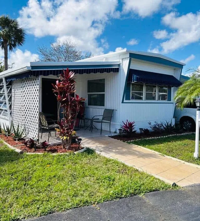 2-bedroom home at 415 Gardenia Court, Deerfield Beach