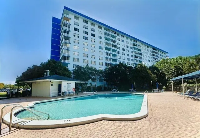 1-bedroom home at 4001 Hillcrest Drive #407, Hollywood