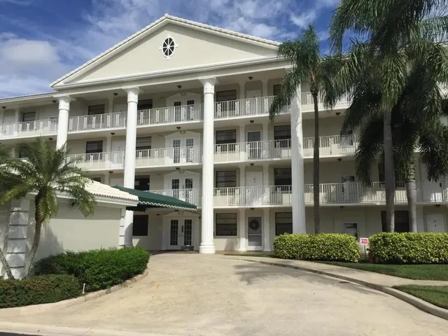 2-bedroom home at 6049 Balboa Circle #202, Boca Raton