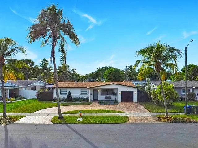 3-bedroom home at 300 SW 65th Way, Pembroke Pines