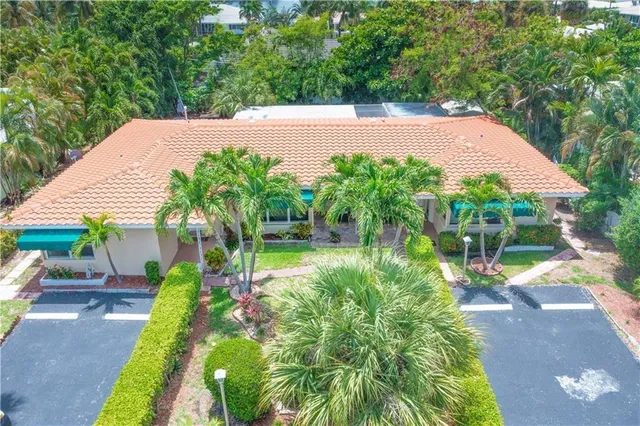 2-bedroom rental at 2613-2615 NE 33rd Avenue, Fort Lauderdale