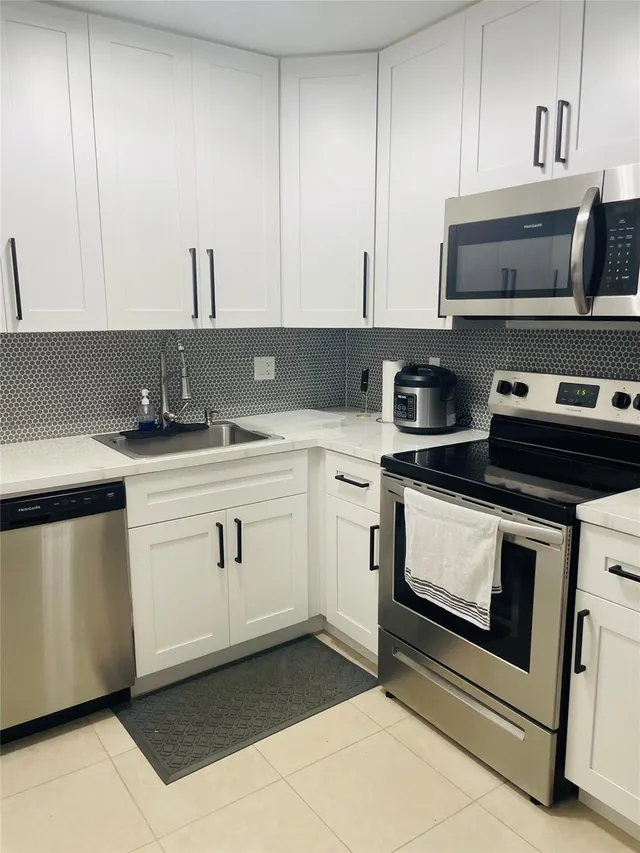 3-bedroom home at 8745 Shadow Wood Boulevard #105, Coral Springs