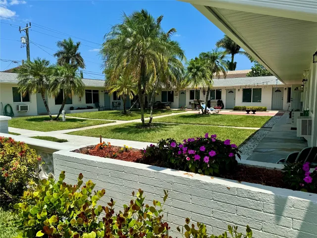 1-bedroom rental at 120 NE 10th Avenue #1, Hallandale Beach