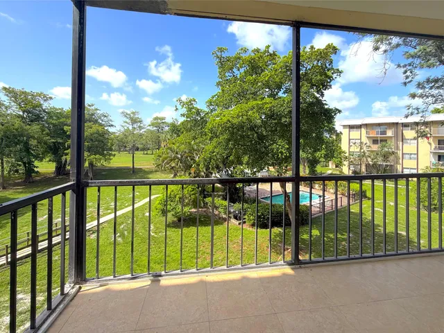 2-bedroom home at 6301 N Falls Cir Drive #303, Lauderhill
