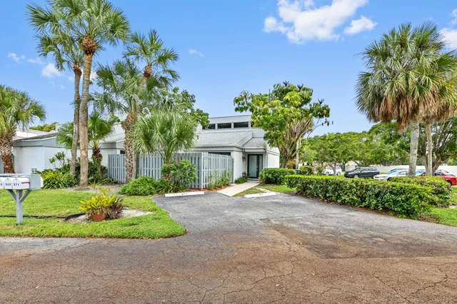 2-bedroom home at 271 NW 15th Street, Boca Raton