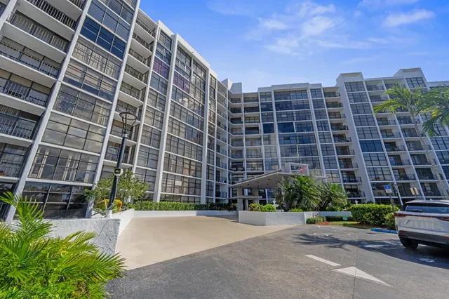 1-bedroom home at 600 Parkview Drive #1111 (PH11), Hallandale Beach