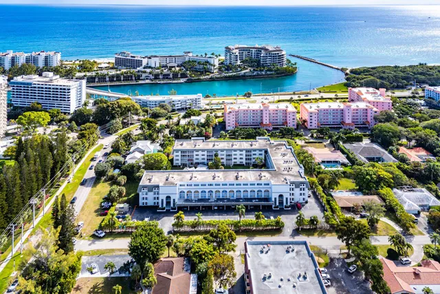 2-bedroom home at 800 E Camino Real #409, Boca Raton