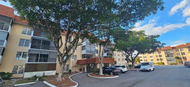 2-bedroom home at 4156 Inverrary Drive #204, Lauderhill