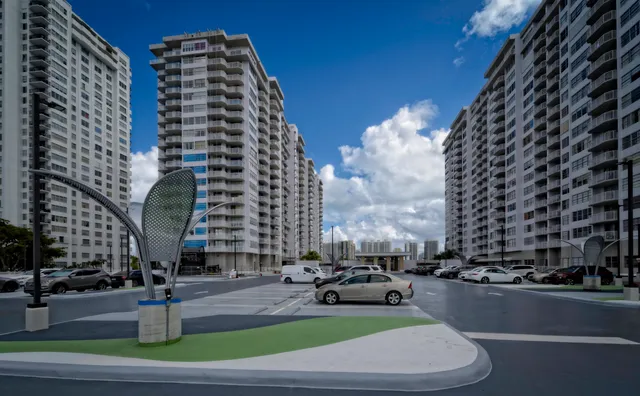 1-bedroom rental at 18081 Biscayne Boulevard #403, Aventura