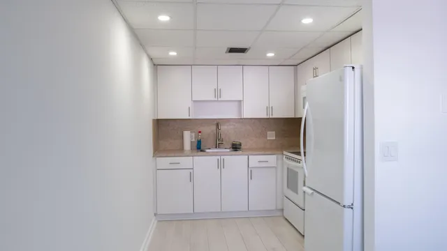 2-bedroom rental at 400 SW 134th Way #302f, Pembroke Pines