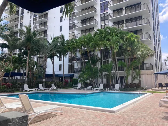 2-bedroom rental at 3031 N Ocean Boulevard #303, Fort Lauderdale