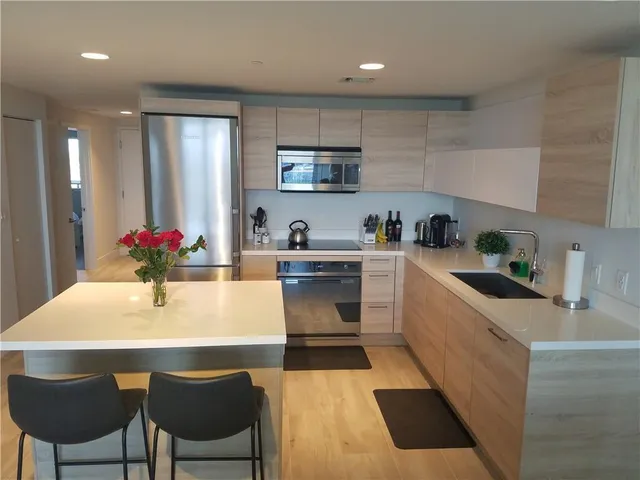 2-bedroom home at 16385 Biscayne Boulevard #1018, North Miami Beach
