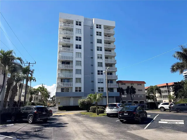 1-bedroom home at 3113 S Ocean Drive #504, Hallandale Beach