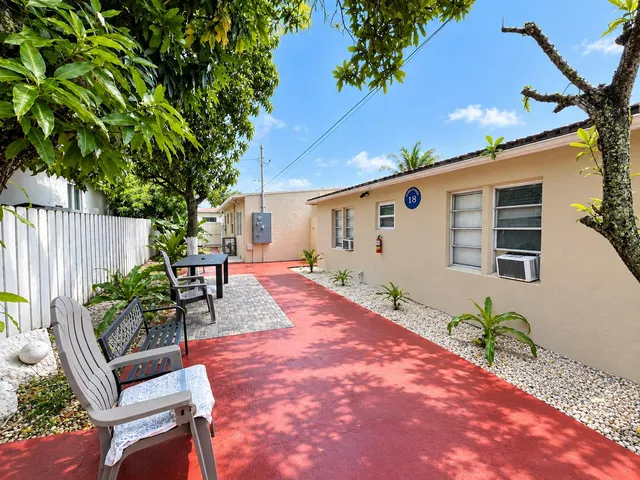 2-bedroom rental at 2204 Atlanta Street #3, Hollywood