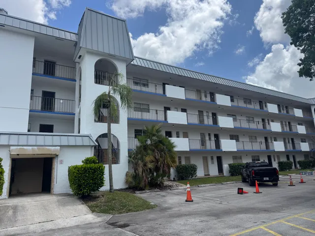 2-bedroom home at 6300 S Falls Cir Drive #314, Lauderhill