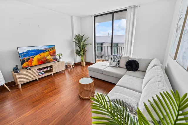 1-bedroom home at 140 S Dixie Highway #533, Hollywood