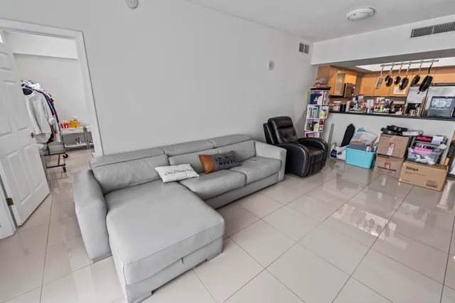 2-bedroom home at 140 S Dixie Highway #512, Hollywood