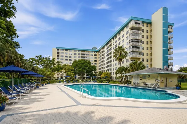 1-bedroom home at 4330 Hillcrest Drive #804, Hollywood