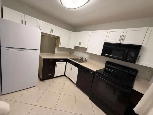 2-bedroom rental at 3550 NW 104th Avenue #33, Coral Springs