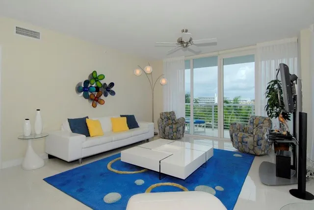 2-bedroom rental at 2821 N Ocean Boulevard #401s, Fort Lauderdale