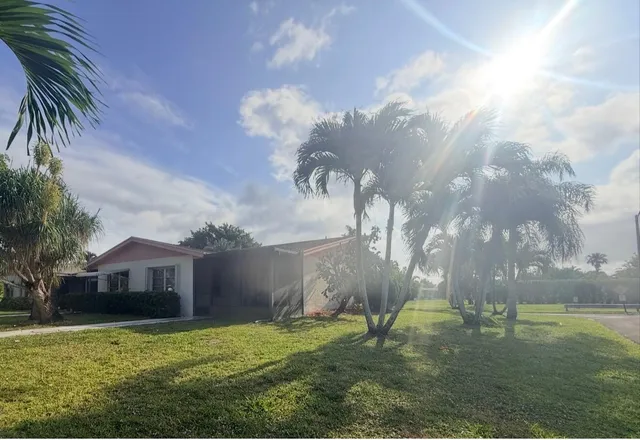 2-bedroom rental at 14464 Campanelli Drive, Delray Beach