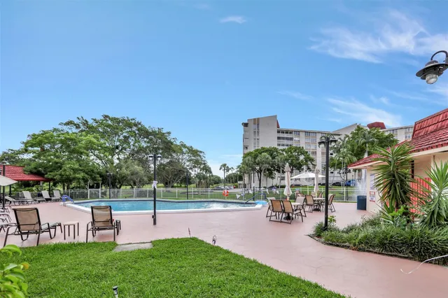 2-bedroom rental at 6921 Environ Boulevard #6o, Lauderhill