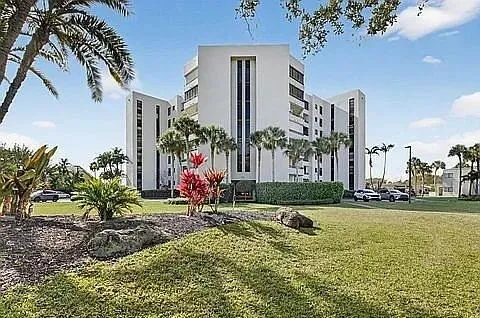 3-bedroom home at 6463 La Costa Drive #105, Boca Raton