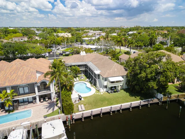 2-bedroom home at 1308 Bayview Drive #1c, Fort Lauderdale