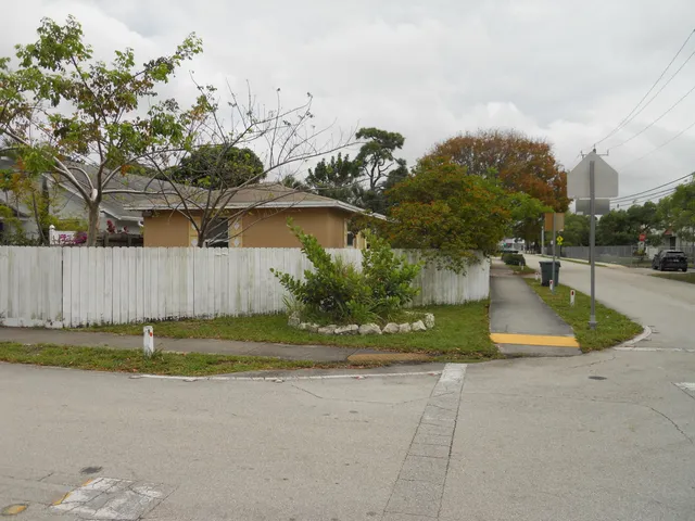 3-bedroom home at 3290 NE 10th Avenue, Oakland Park