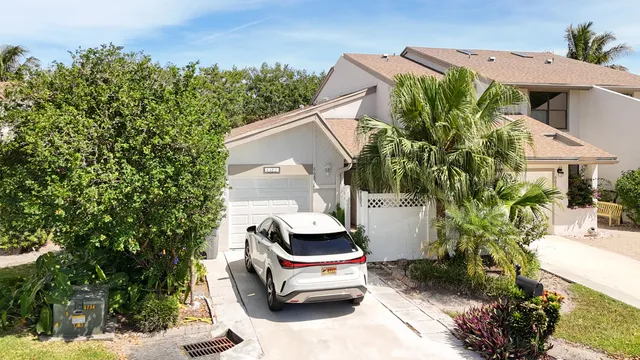 3-bedroom home at 6680 Canary Palm Circle, Boca Raton