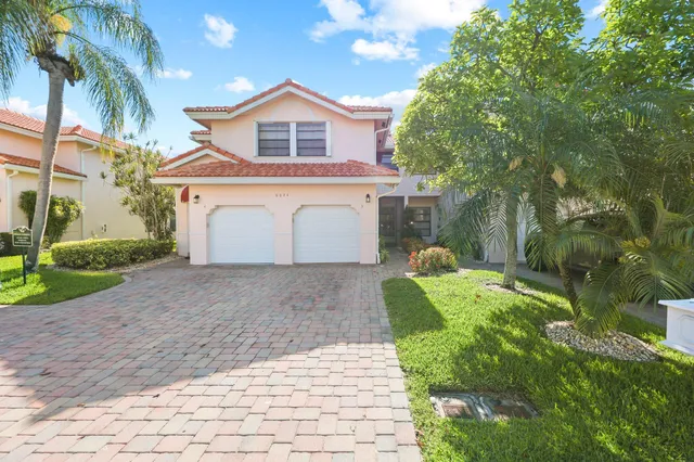 3-bedroom home at 8634 Via Reale #3, Boca Raton