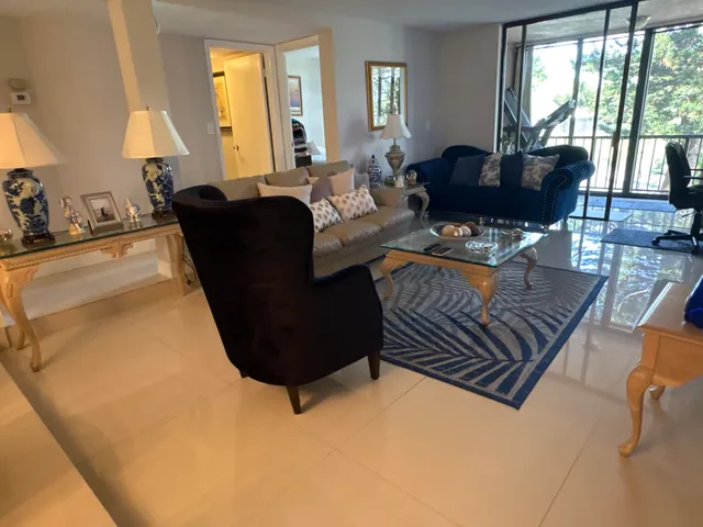 3-bedroom home at 3730 Inverrary Drive #2t, Lauderhill