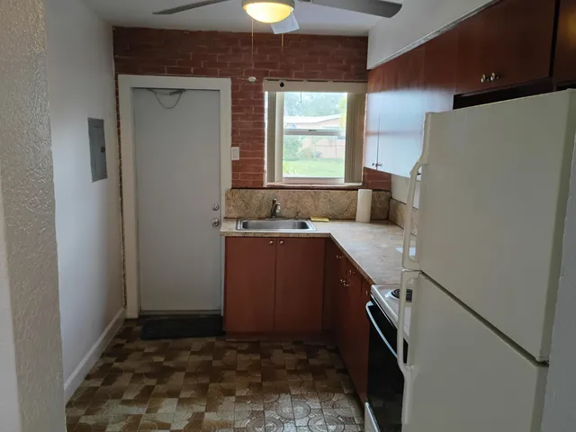 2-bedroom rental at 2221 Johnson Street, Hollywood