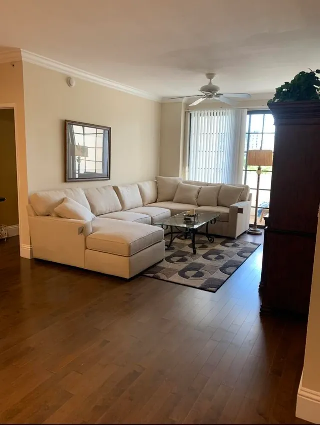 2-bedroom rental at 233 S Federal Highway #321, Boca Raton