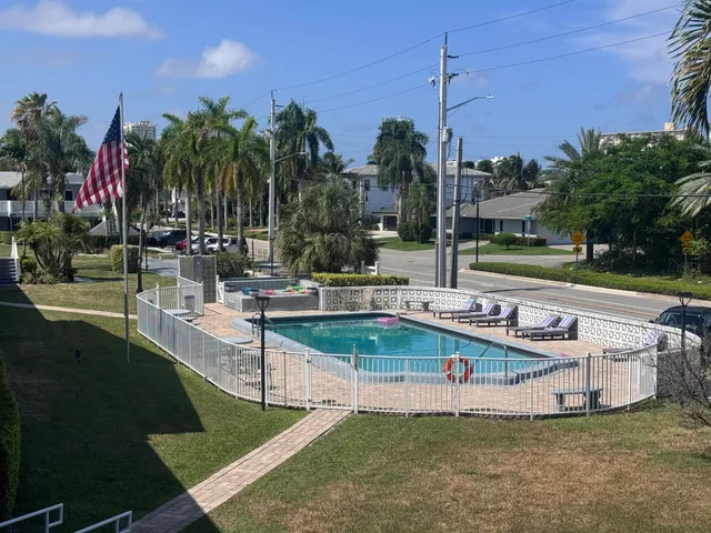 1-bedroom rental at 600 Layne Boulevard #117, Hallandale Beach
