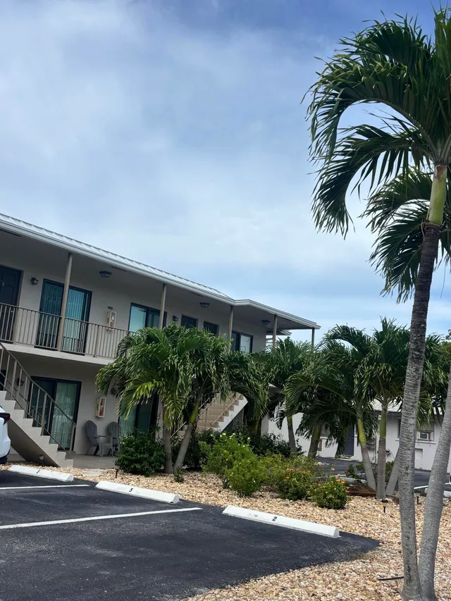 1-bedroom rental at 521 NE 45th Street, Boca Raton