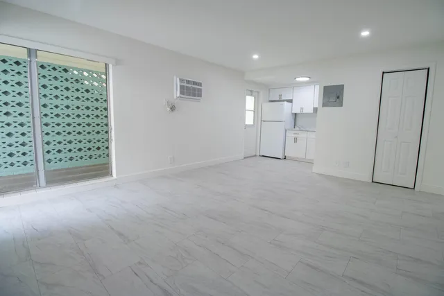 1-bedroom rental at 1855 Adams Street #30, Hollywood