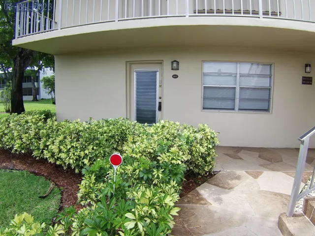 2-bedroom home at 865 Flanders S, Delray Beach