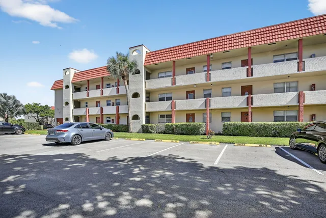 1-bedroom home at 2951 Sunrise Lakes Drive E #107, Sunrise