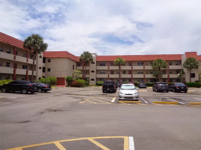2-bedroom home at 2831 E Sunrise Lakes Drive #209, Sunrise