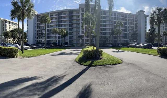 1-bedroom home at 3100 N Palm Aire Drive #304, Pompano Beach