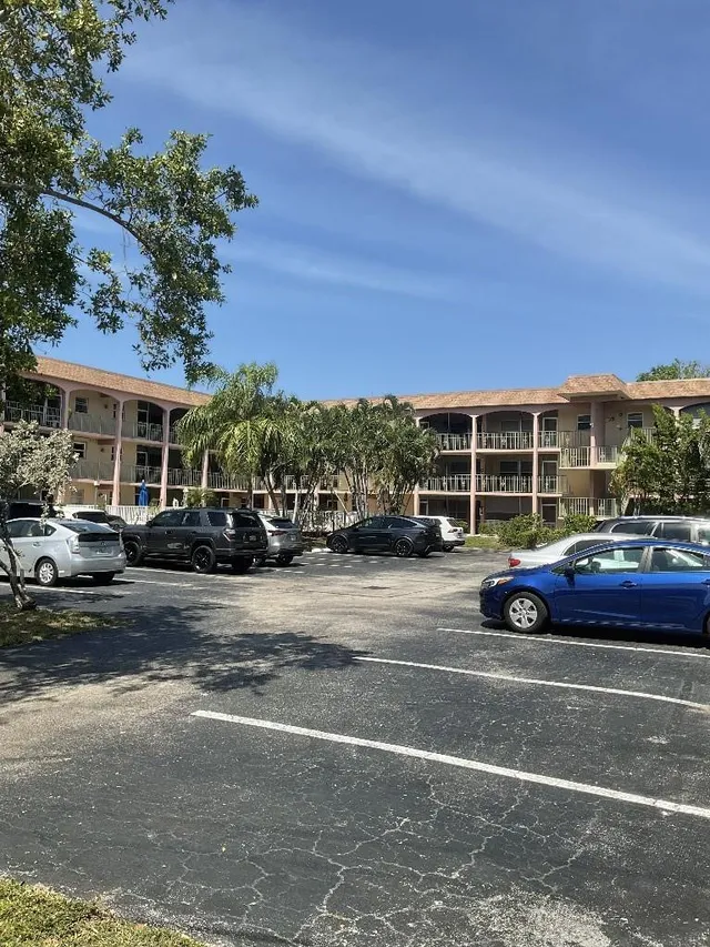 2-bedroom home at 100 SE 6th Avenue #206, Pompano Beach