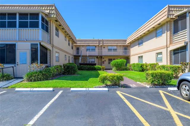 2-bedroom home at 633 Brittany #633, Delray Beach
