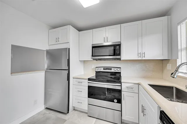 2-bedroom home at 9761 Sunrise Lakes Boulevard #301, Sunrise