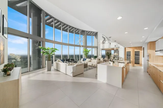 5-bedroom home at 100 E Las Olas Boulevard #4603, Fort Lauderdale