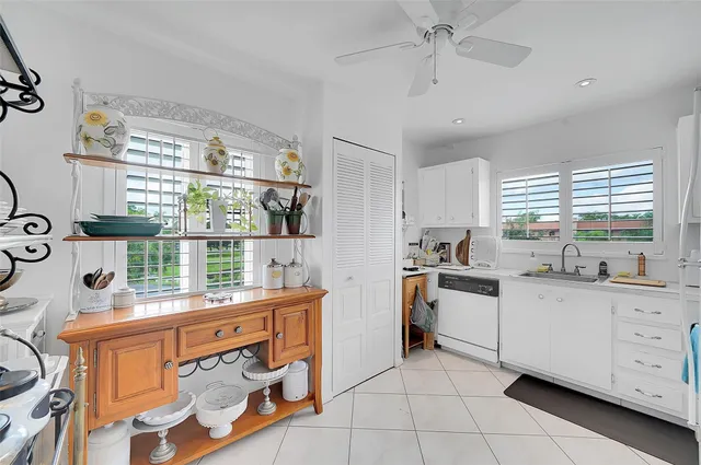 2-bedroom home at 9481 Sunrise Lakes Boulevard #310, Sunrise