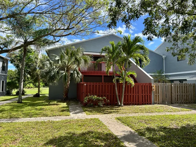 2-bedroom home at 23 Crossings Circle #E, Boynton Beach