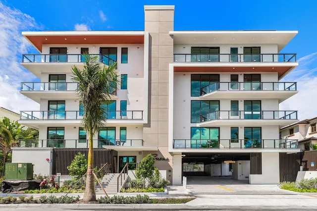 4-bedroom home at 87 Isle Of Venice Drive #202s, Fort Lauderdale